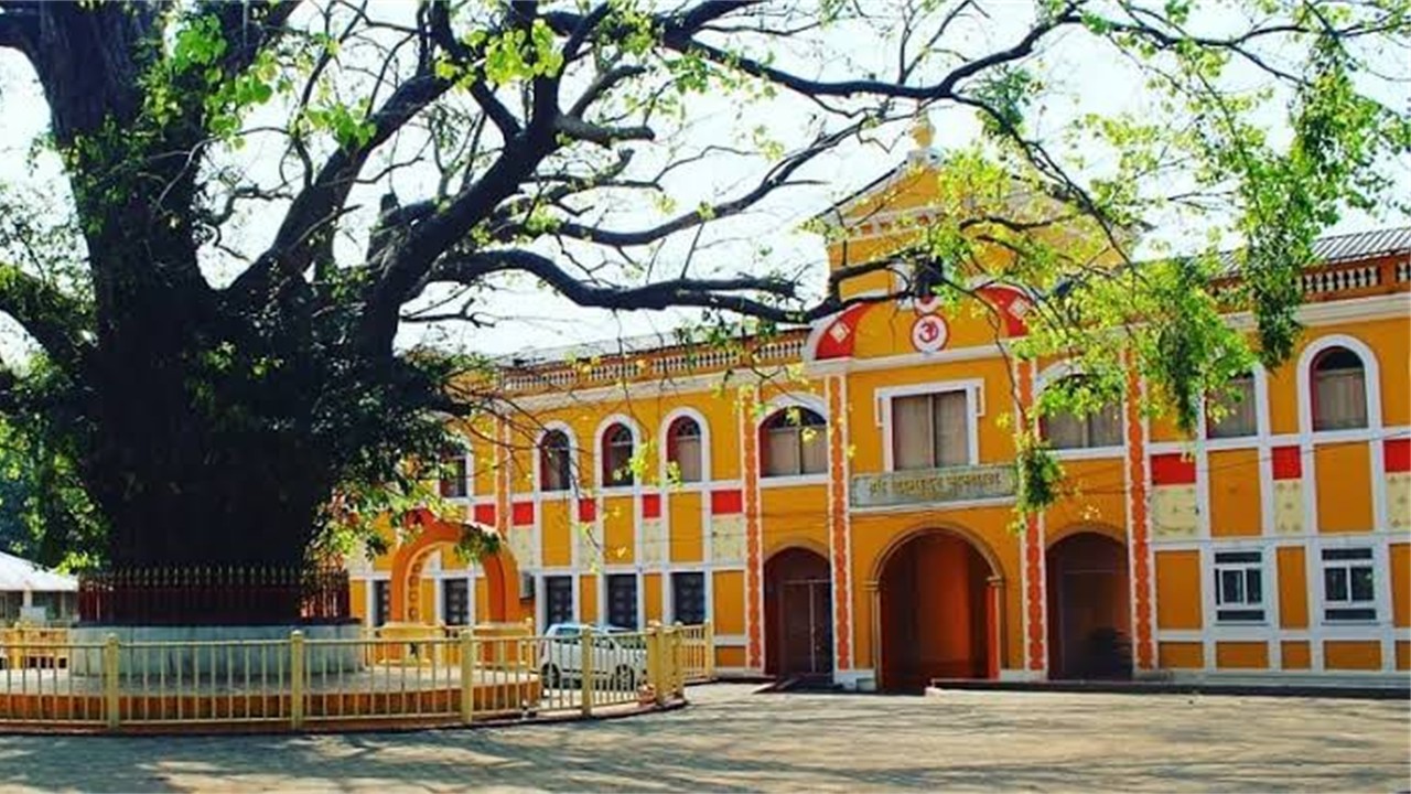 Sri Damodar Temple, Zambaulim