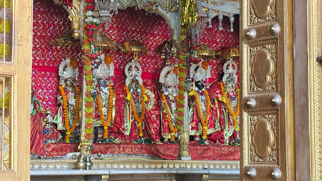 Dasharath Mahal, Ayodhya